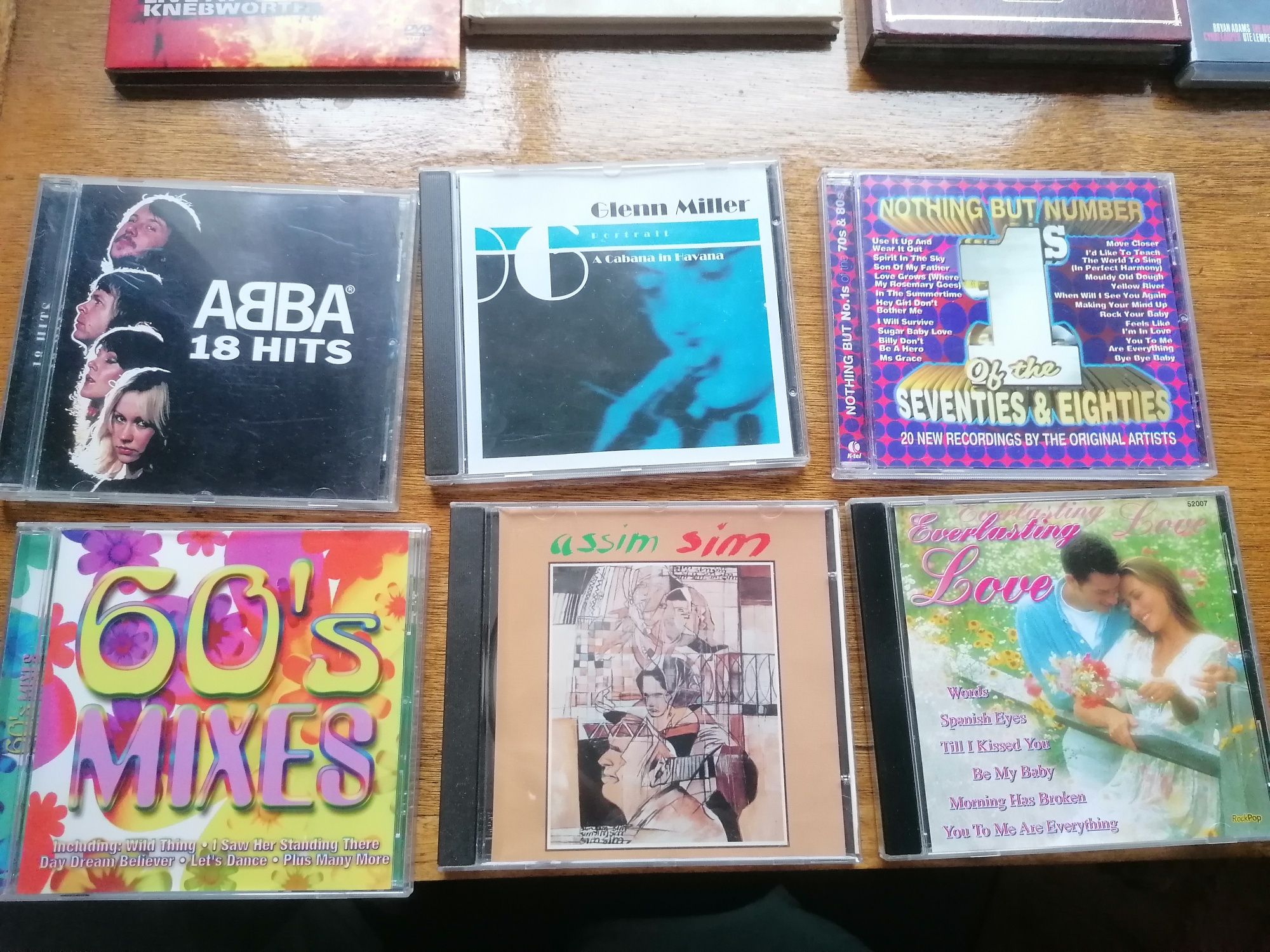 Cd's vários tipos.