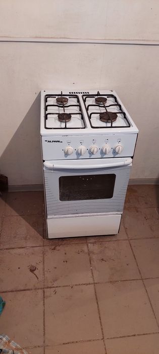 Газова плита дуже гарна виглядає  як нова, знаходится місто вінниця