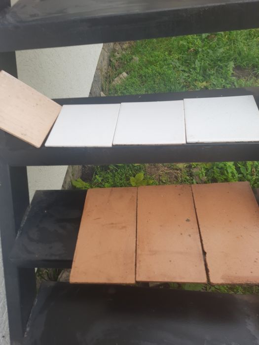 Продам плитку 15×15 біла ,50 шт15×25 коричнева .20 шт