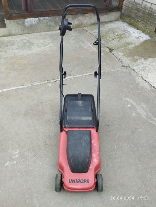 Газонокосілка електрична