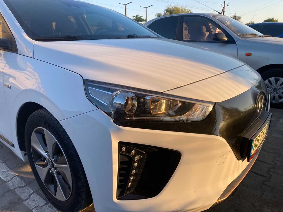 Оренда авто Hyundai Ioniq Electric  Оренда машини під таксі.