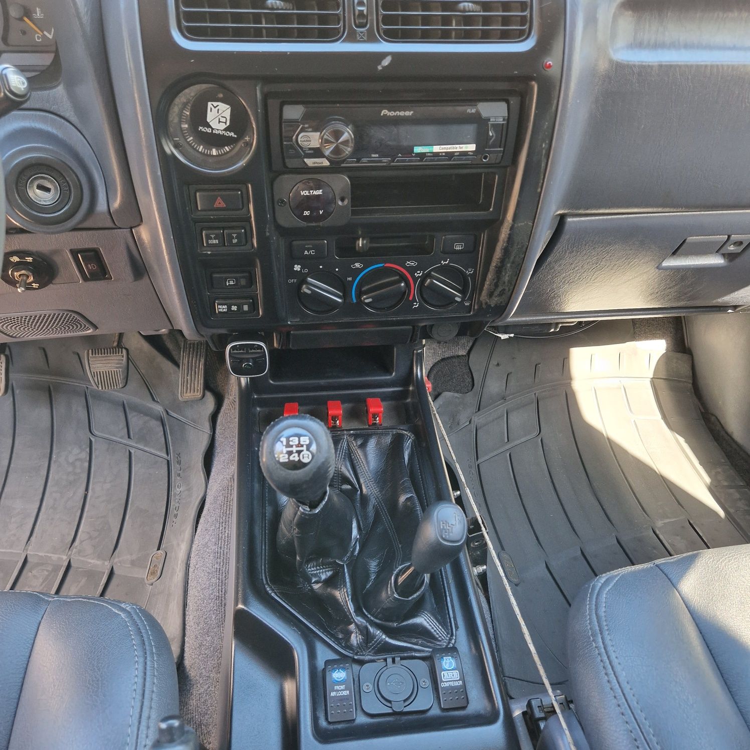Toyota Land Cruiser KZJ95 100% legalizado e com muitos extras