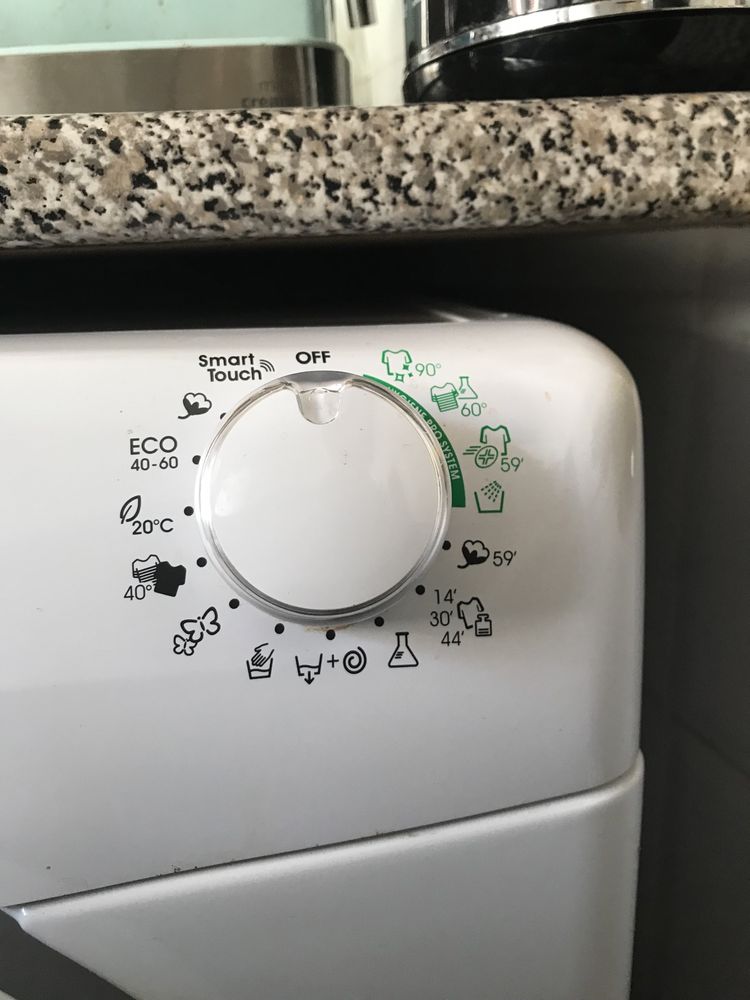 Máquina de Lavar Roupa (excelente estado)