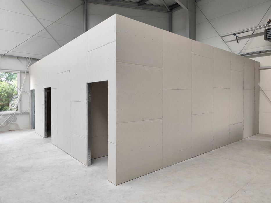 Zabudowy G/K, sufity podwieszane, podłogi, malowanie, kafelkowanie,