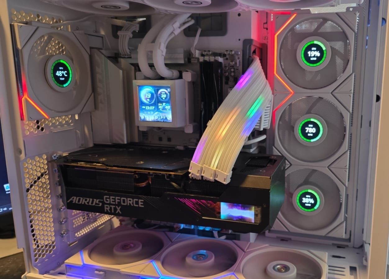 Komputer gamingowy Aorus Lian Li RTX3080 Ryzen 7 7700 DDR5 RGB SSD