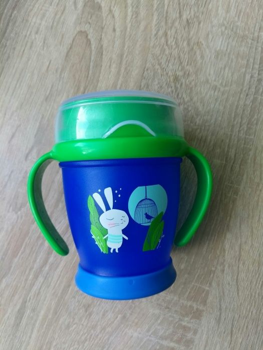Kubek lovi 360 stopni