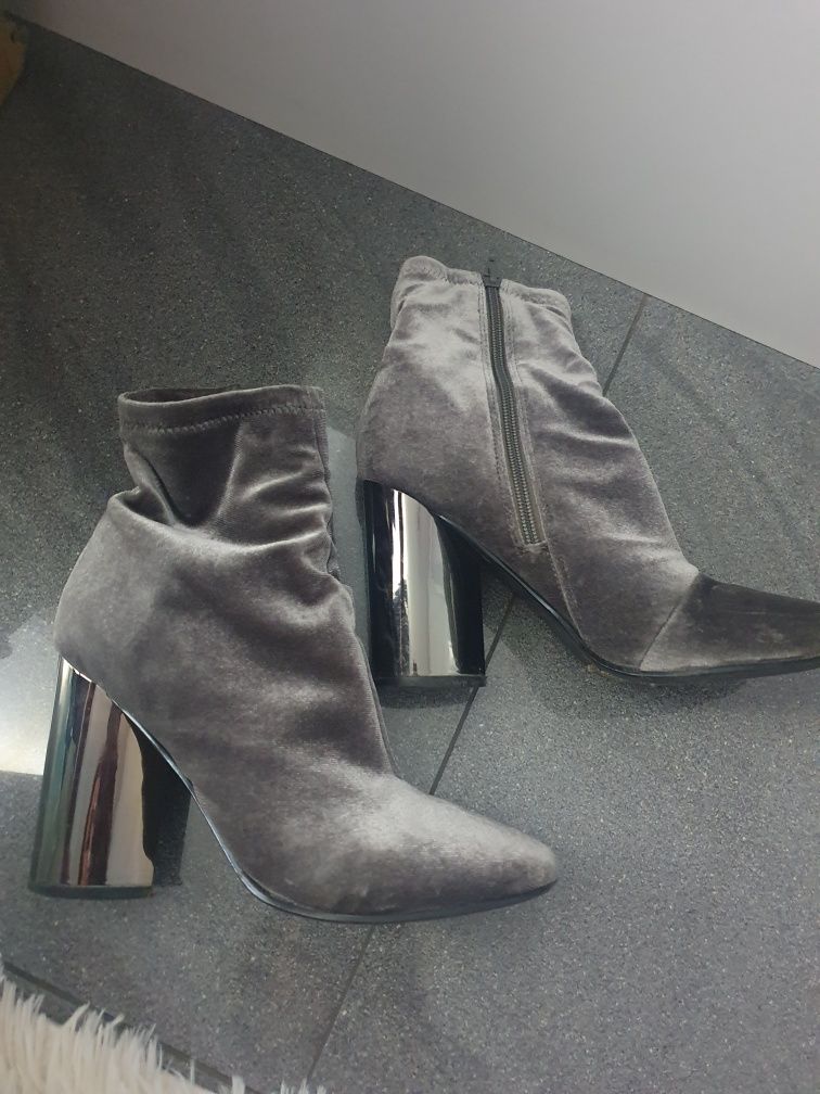 Botki srebrne ALDO buty damskie 39 na obcasie