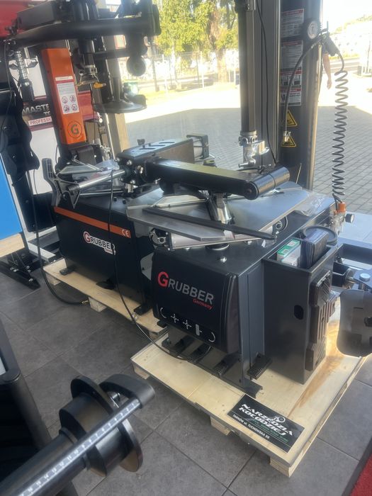 Maszyny wyposazenie Montażownica i wyważarka Hofmann z wyposaż.