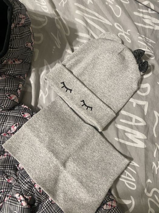 Шапка з хомутом для дівчинки