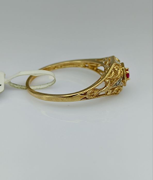 Новое золотое кольцо с рубином 375 пробы размер 20.3