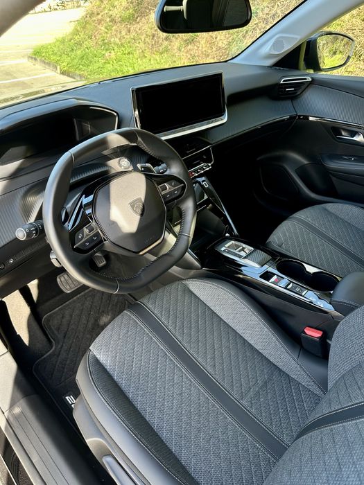 Peugeot 208 allure 1.2 hybrid