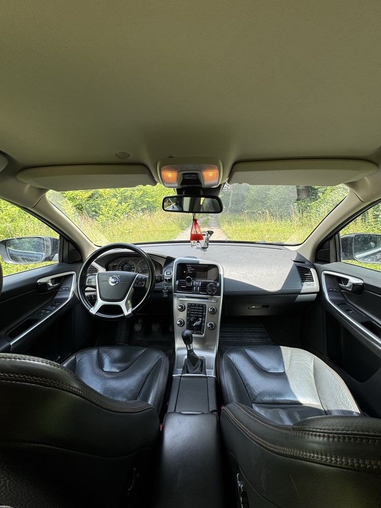 Volvo XC 60 2.0 D4 163KM bezwypadkowy