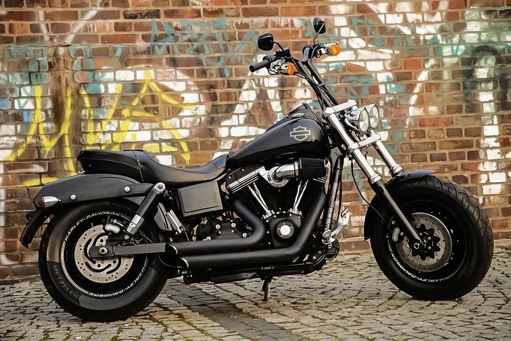 Harley-Davidson Dyna Fat Bob bardzo zadbany, świetnie się prezentuje na drodze!