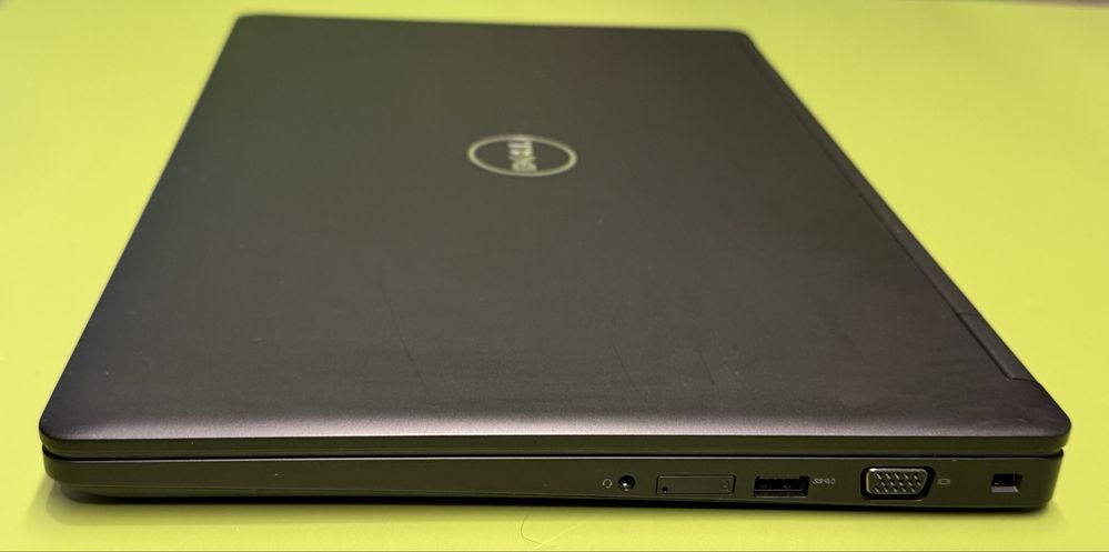 Dell Precision 3520 (Xeon E3-1505m, 16gb, 256ssd, Quadro 620m 4gb)