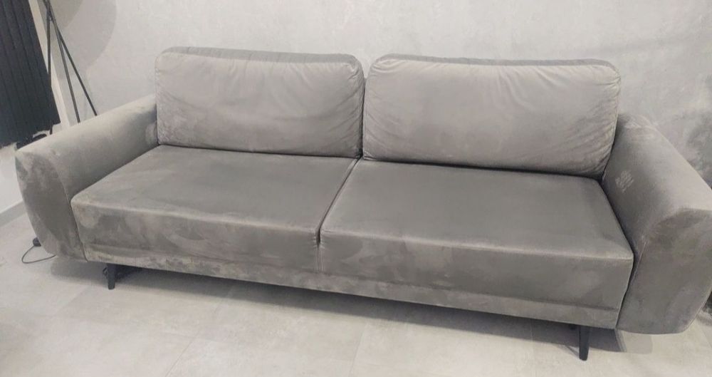 Piękna szara sofa welur