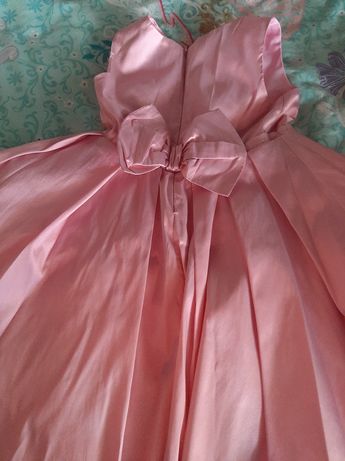 Нарядне рожеве платтячка