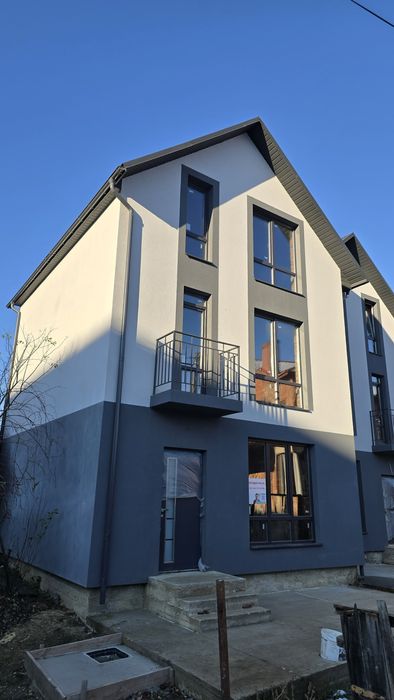 Продаж! Таунхаус в м.Чернівці, вул. Бережанська