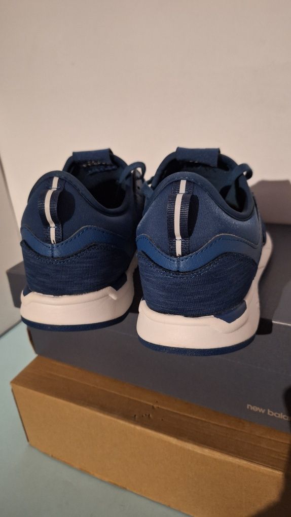Buty sportowe New Balance modny kolor  rozmiar 40.5 / wkładka 26 cm