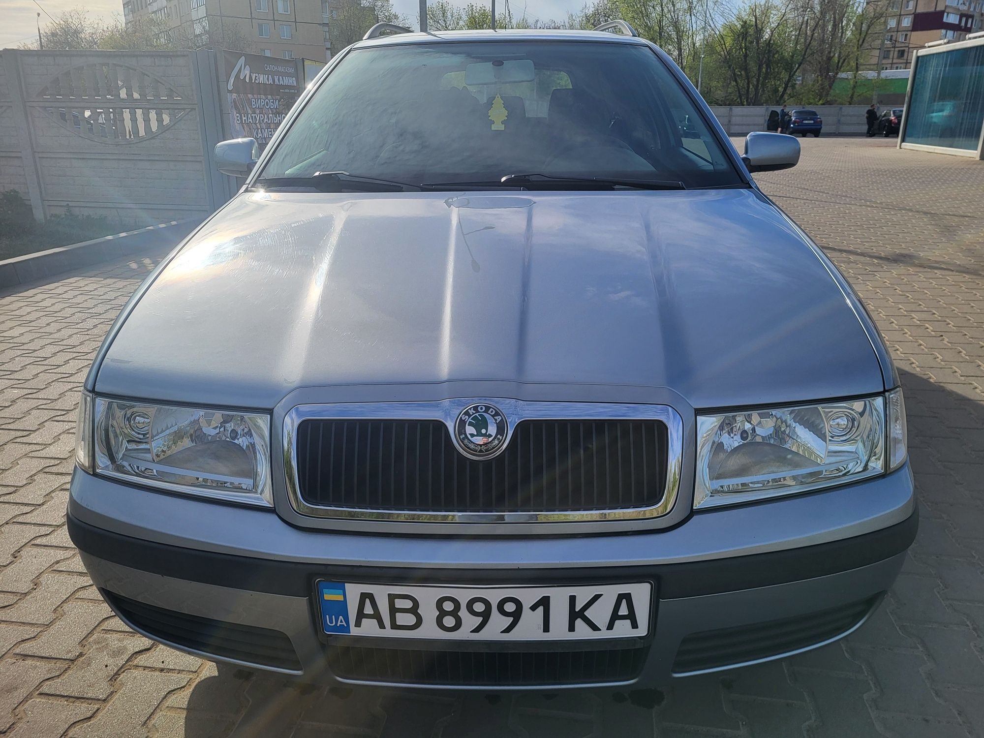 Продам Skoda Octavia Tour 1.6