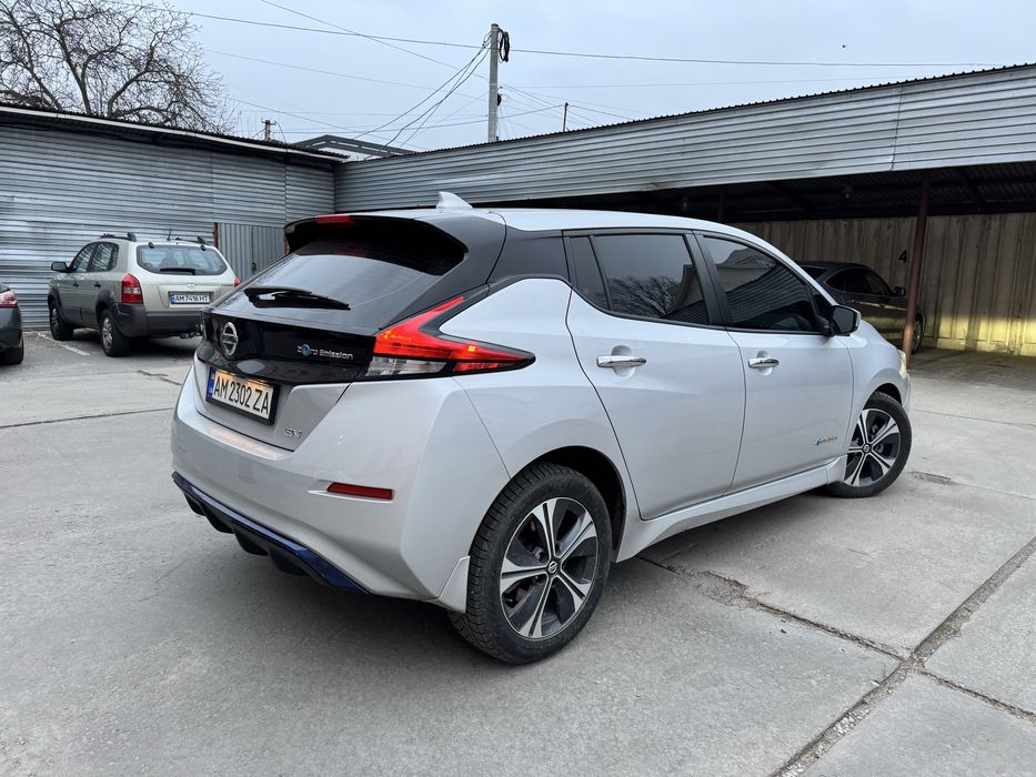 Nissan LEAF SV 2019 рік