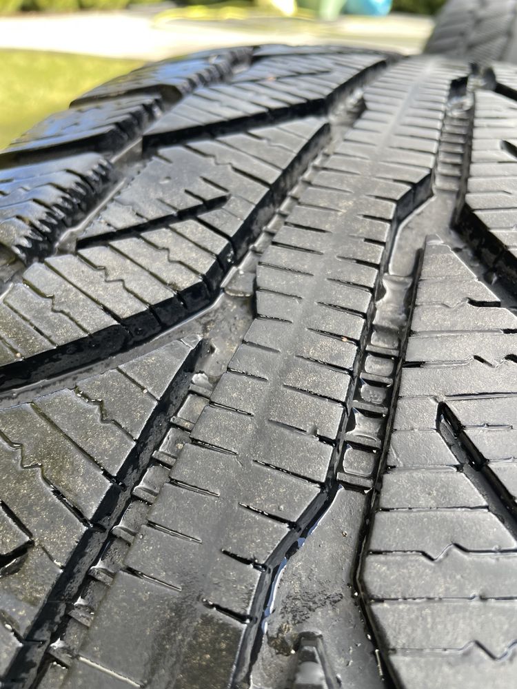Opony zimowe z felgami  265/60/18 do Jeep Grand Cherokee Stan BDB !!