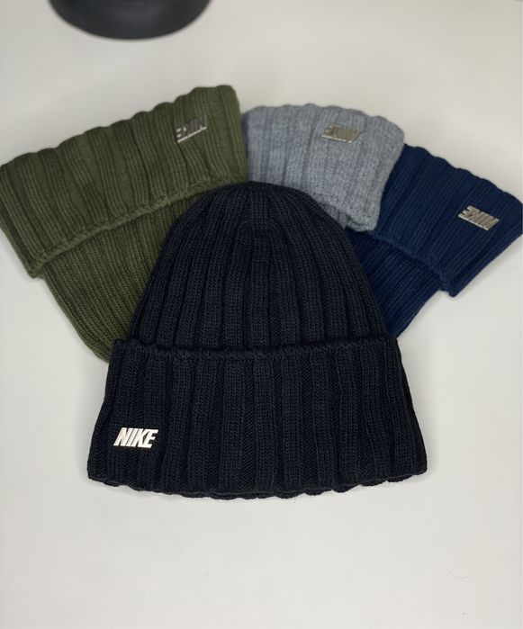 Мужская зимняя шапка Nike черная НА ФЛИСЕ плотная теплая с отворотом