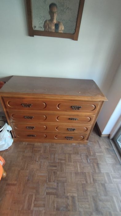 Mobilia de quarto em madeira maciça de Carvalho