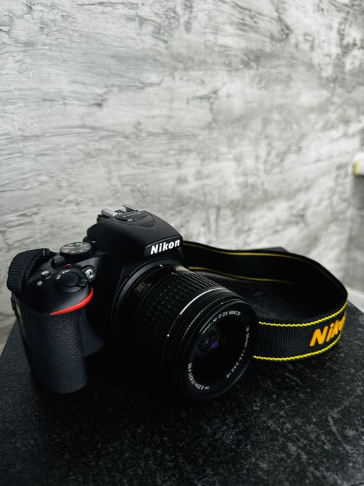 Продаю Nikon D5600 з об'єктивом AF-P Nikkor 18-55mm (стан нового)