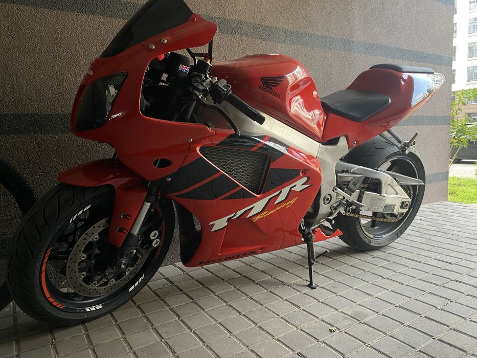 Honda vtr1000 sp2.   RC51