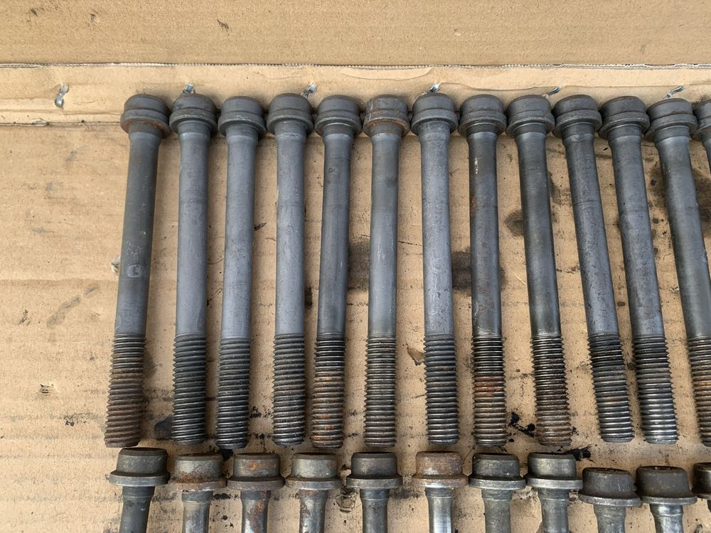 Болти гбц головки 2.5 3.1 Vm 425 Dodge Ram Van Crysler Jeep Cherokee