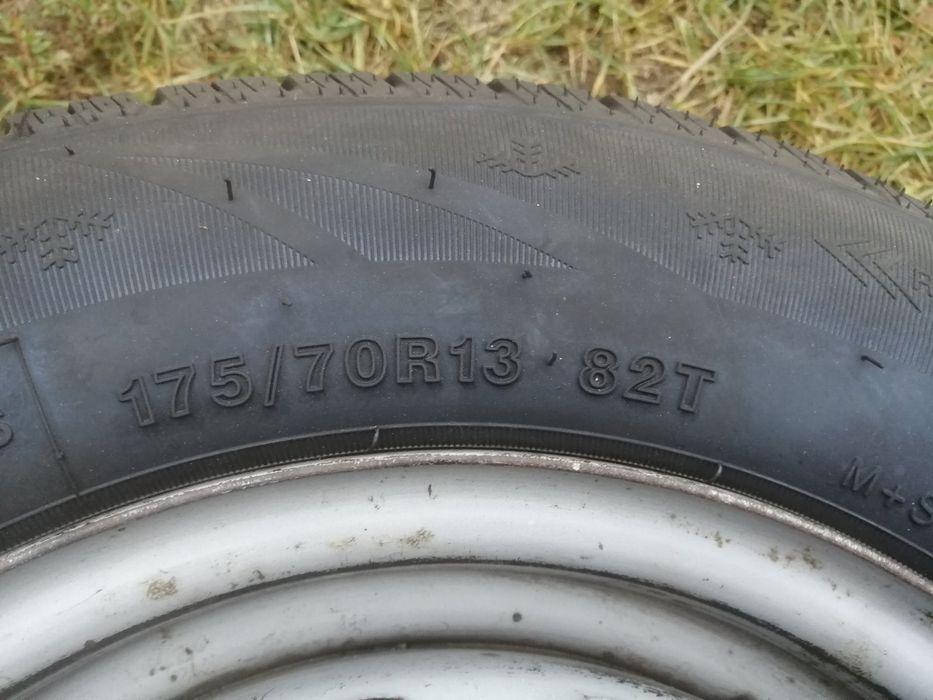 Продам комплект  нових шини 175/70р13