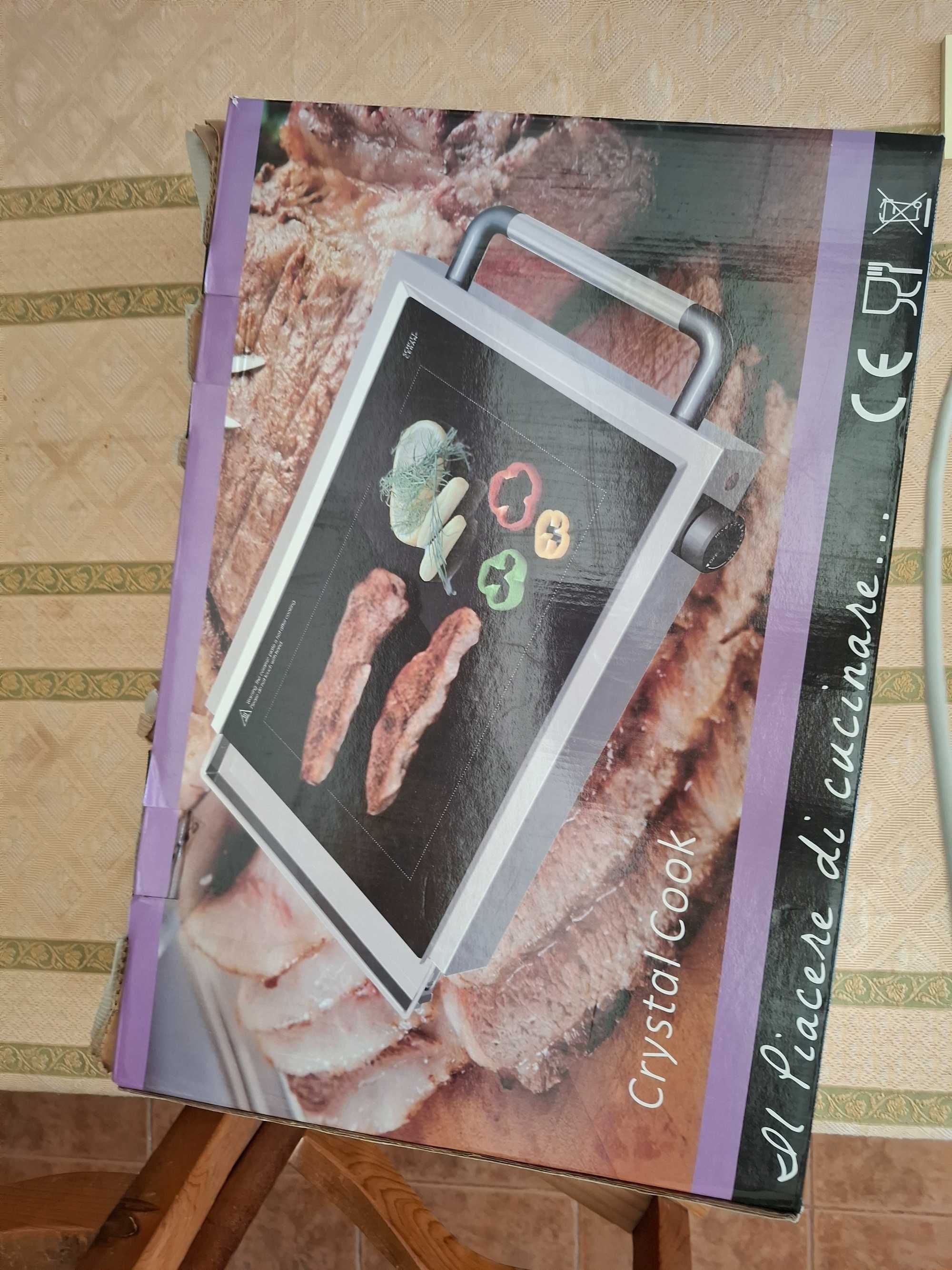Grelhador eléctrico de mesa em vidro.