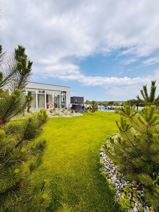 Продам КРАСИВЫЙ МЕДИЙНЫЙ бизнес.Окупаемость 4 года 187000$