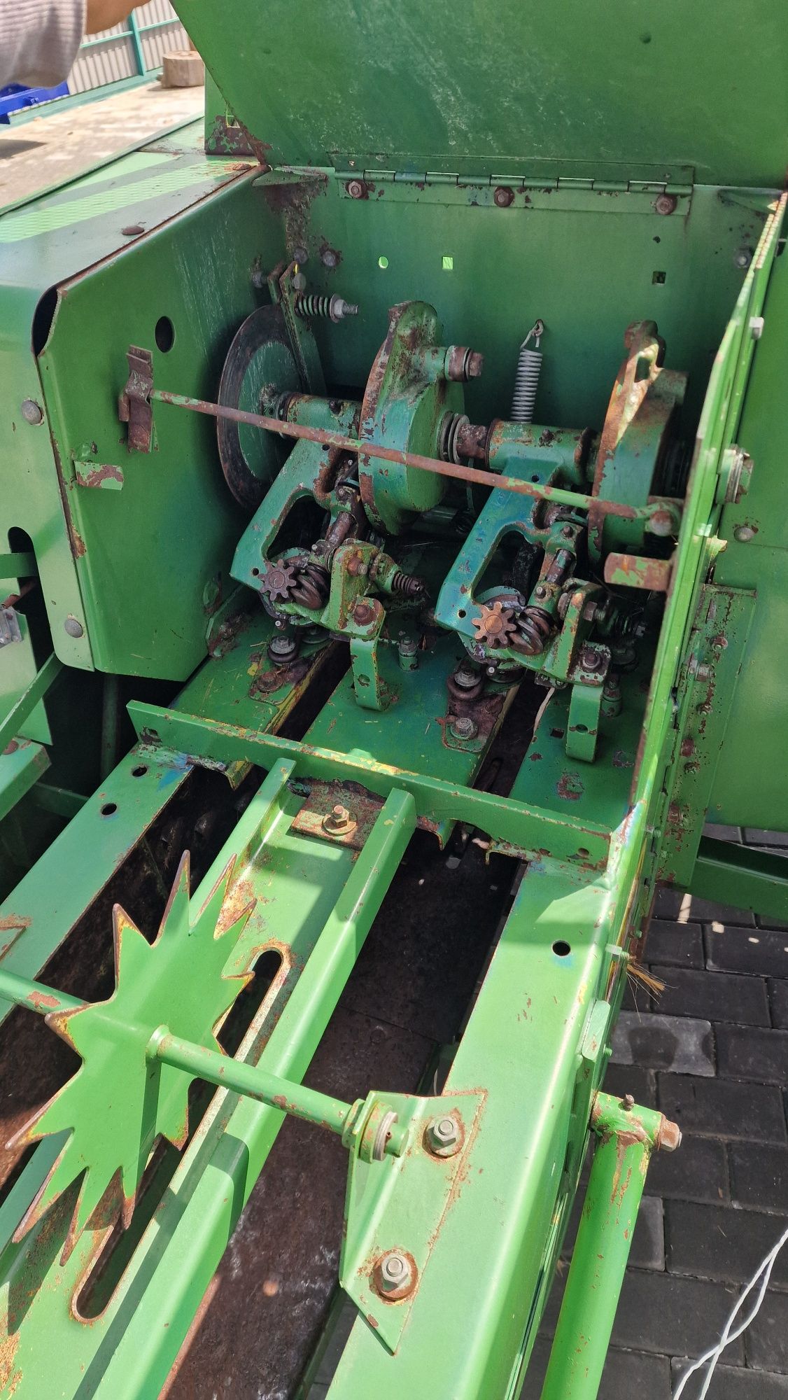 Пресс John Deere 332 джондир332