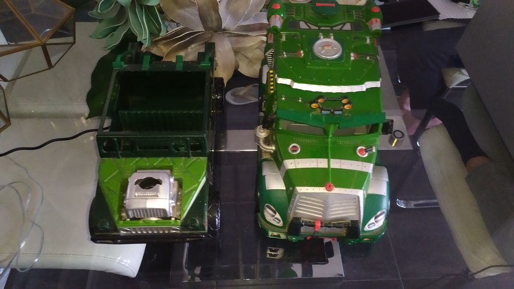 2 camiões grandes ninja turtle