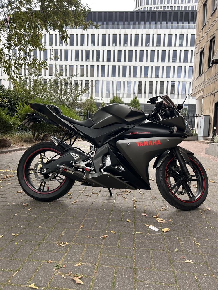 Yamaha YZF - 125
