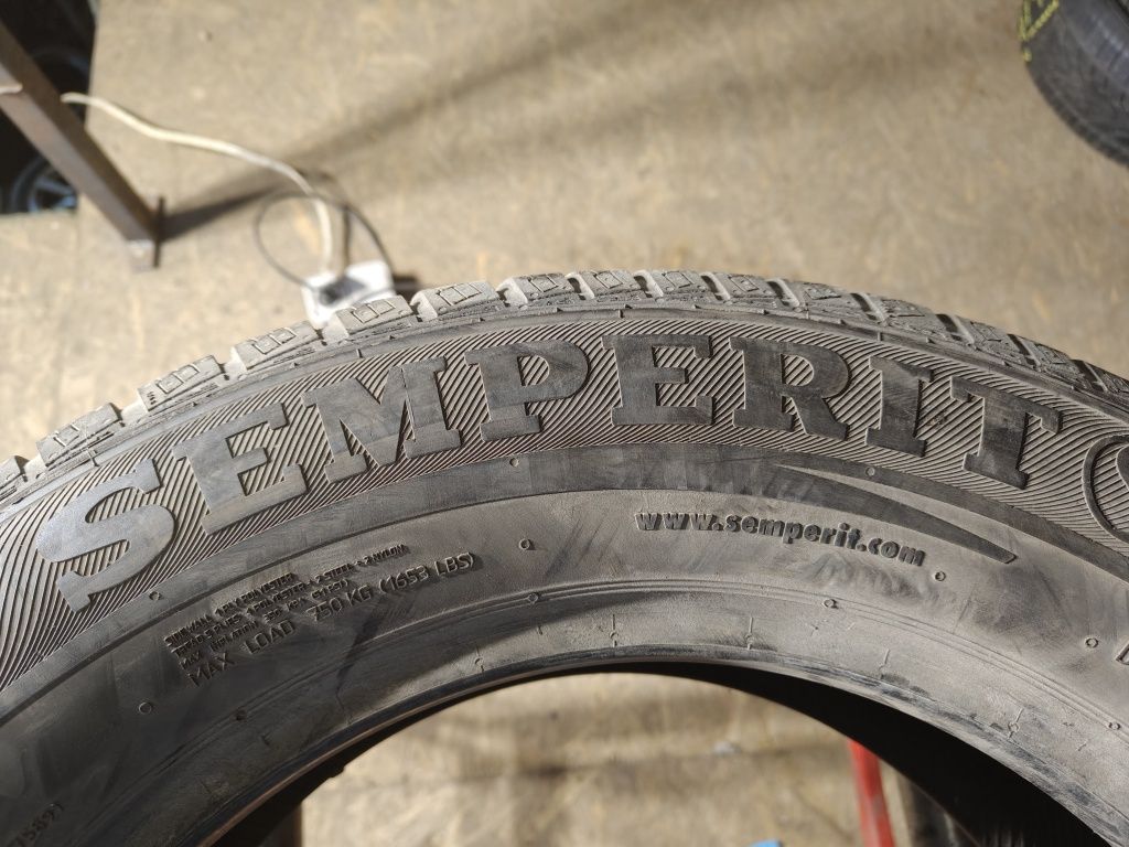 215/65R16 98 H Semperit Speed-Grip    Z370/10A