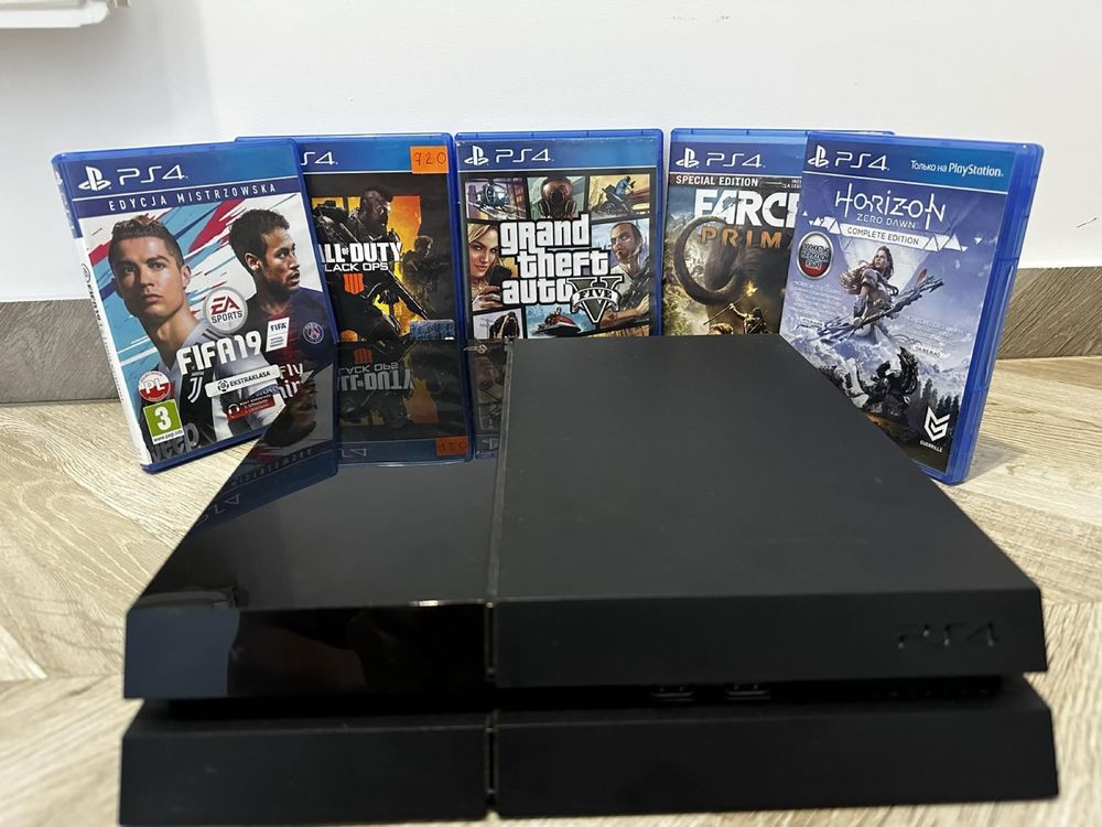 Продам Sony Playstation 4