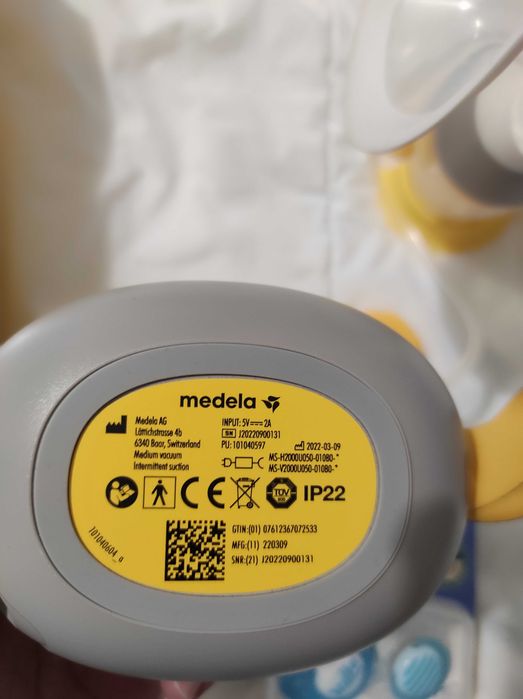 Bomba elétrica Medela Solo + Oferta 50 sacos + 2 chupetas