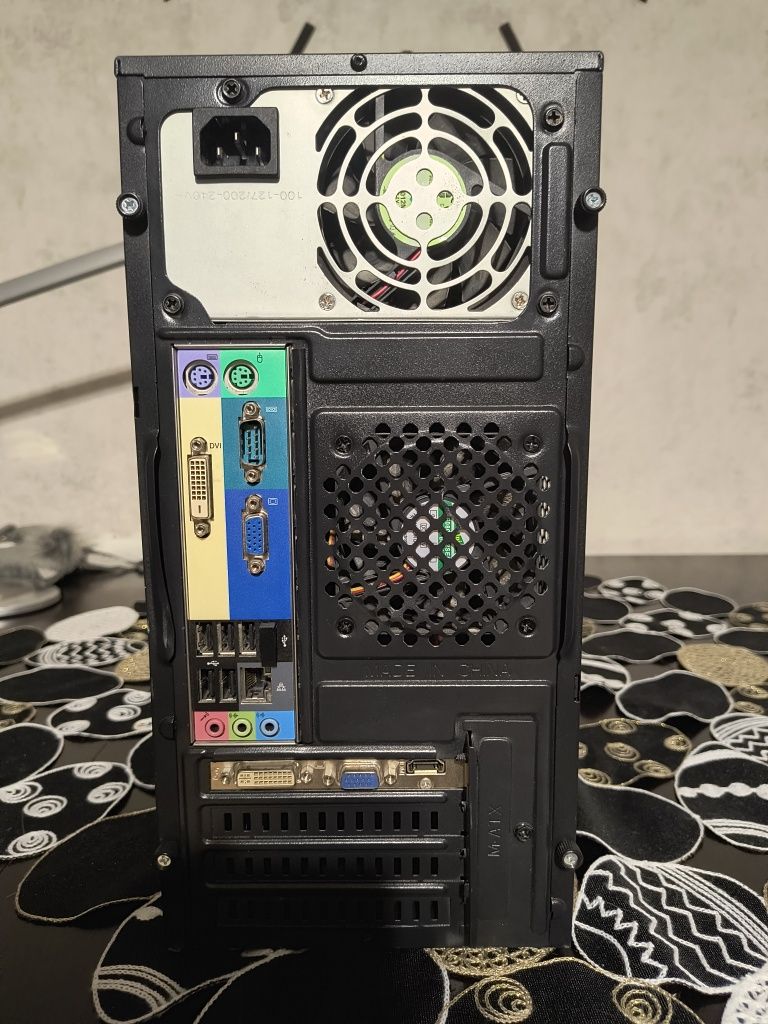 Komputer stacjonarny i7 8gb ram SSD windows 10