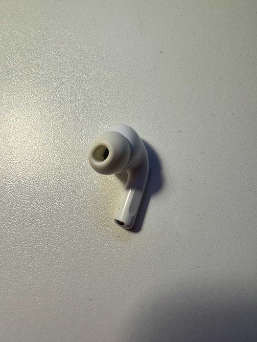 Оригінали в магазині Airpods Pro 2 правий А3047, лівий А2699 та кейс