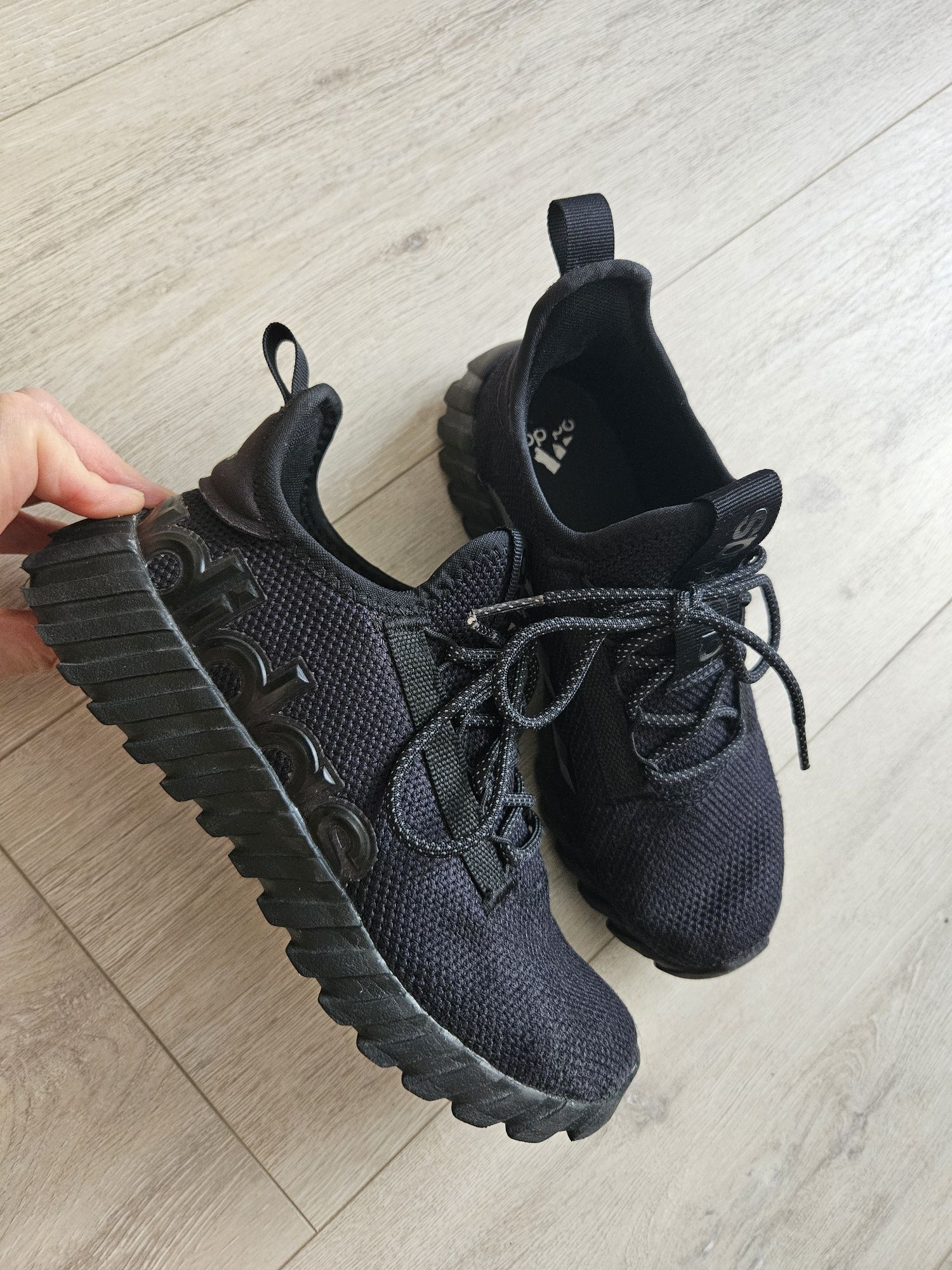 Кроссівки для хлопчика adidas,розмір 35,2