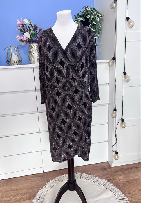 Cekinowa błyszcząca sukienka nakrapiana, impreza, klasyczna, wesele