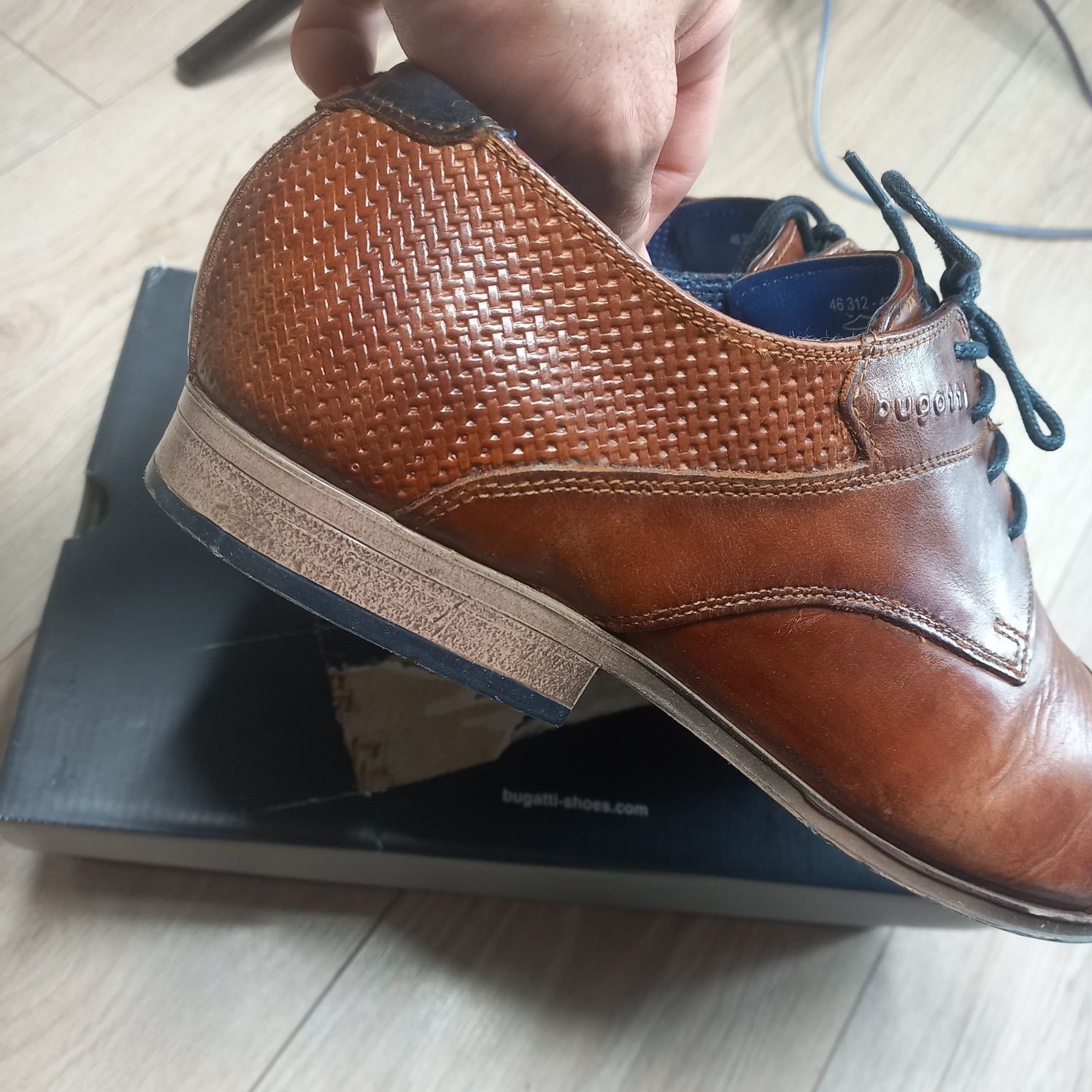Buty wizytowe Bugatti