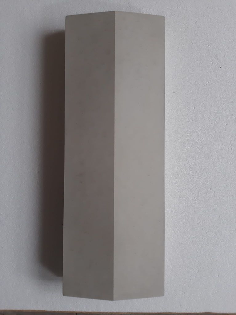 Daszki betonowe dwuspadowe i czterospadowe na ogrodzenie 30x49x6,0 cm.