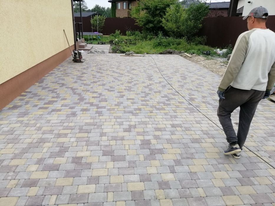 Укладка тротуарной плитки