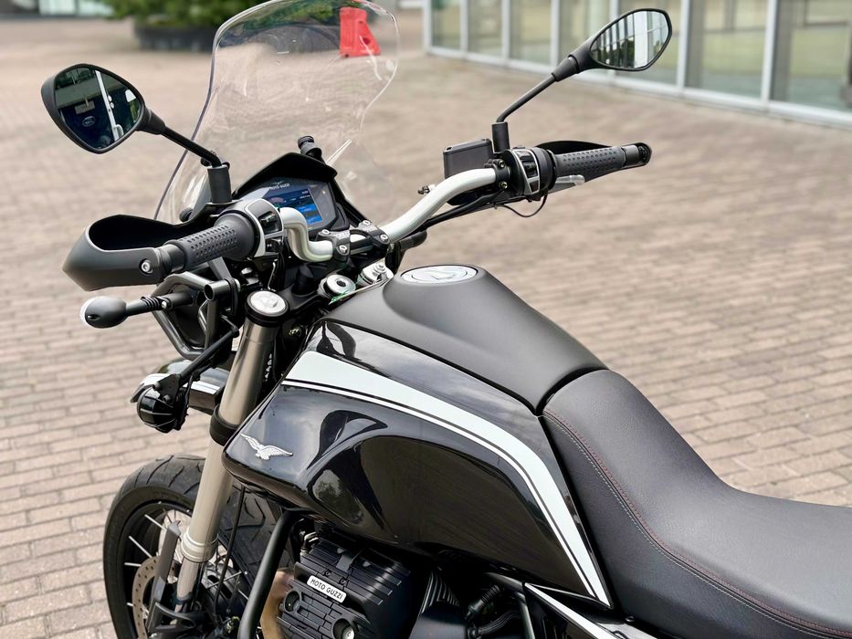 Moto Guzzi V85TT 2023 - Мотосалон.