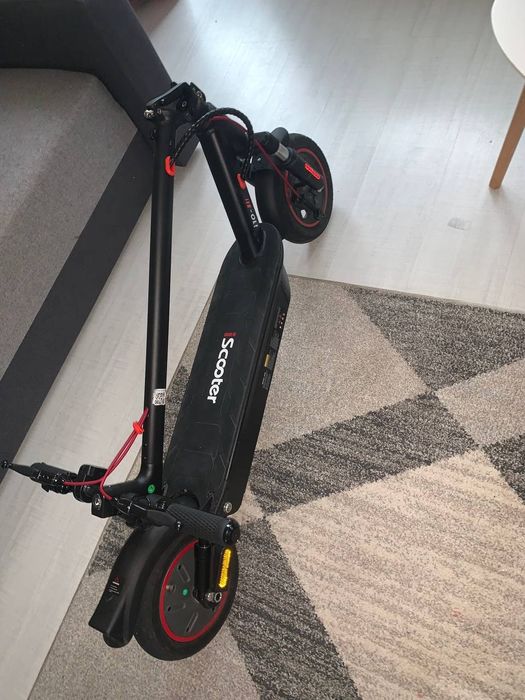 Hulajnoga elektryczna i10