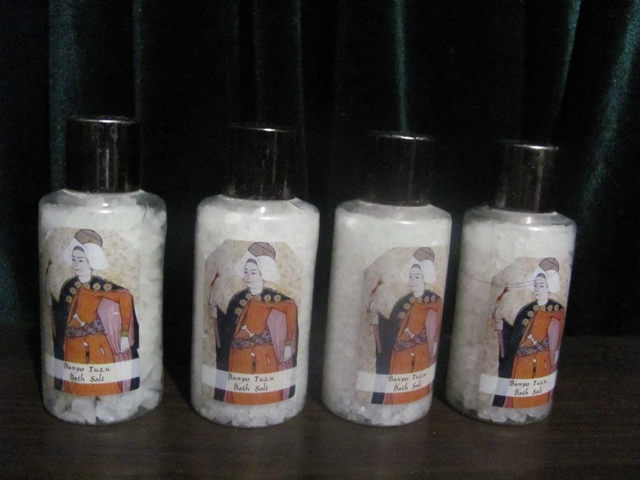 Соль для ванной. С законченым сроком годности.