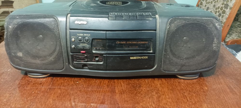 Магнітофон SANYO